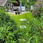 Thatched Near And Protected Nature Ferienhaus *
