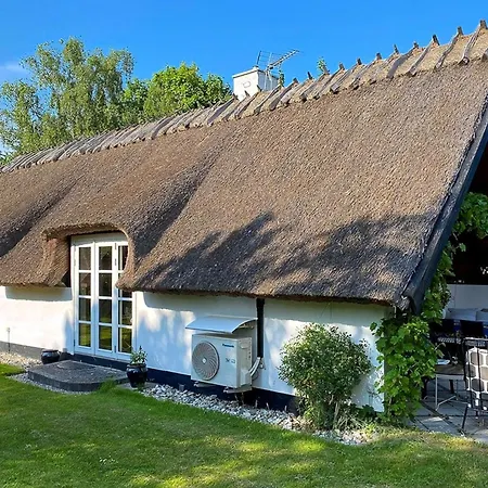Thatched Near And Protected Nature * Rageleje