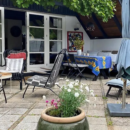 Hébergement de vacances Thatched Near And Protected Nature *