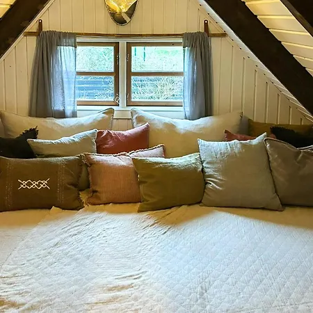 Prázdninový dům Thatched Near And Protected Nature