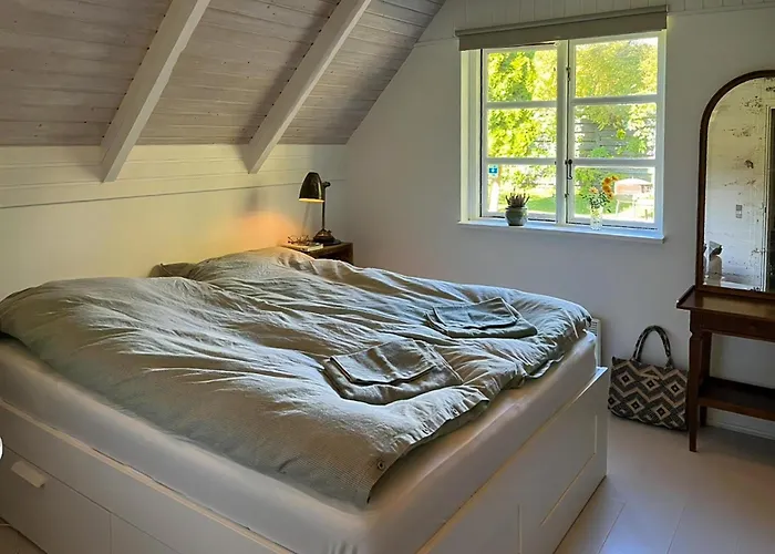 Prázdninový dům Thatched Near And Protected Nature