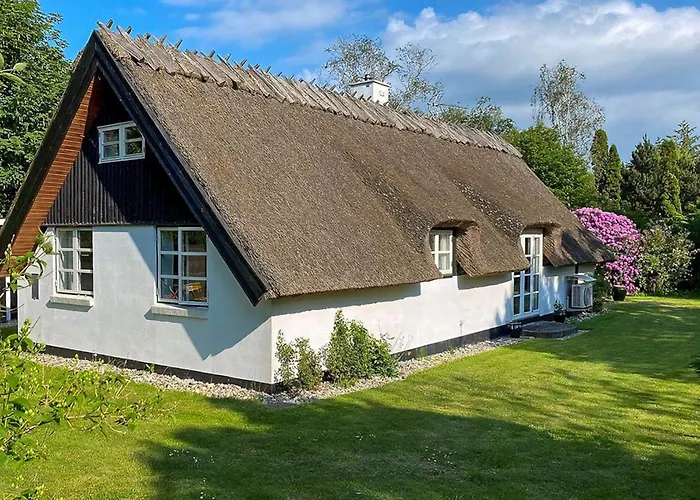 Thatched Near And Protected Nature * Græsted